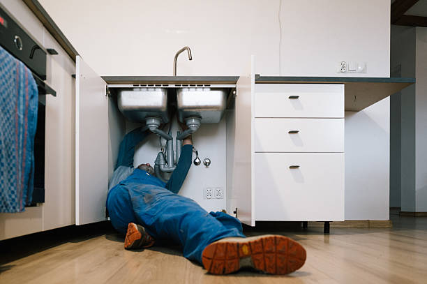 Professional Leak Detection technician working in East Rochester, OH